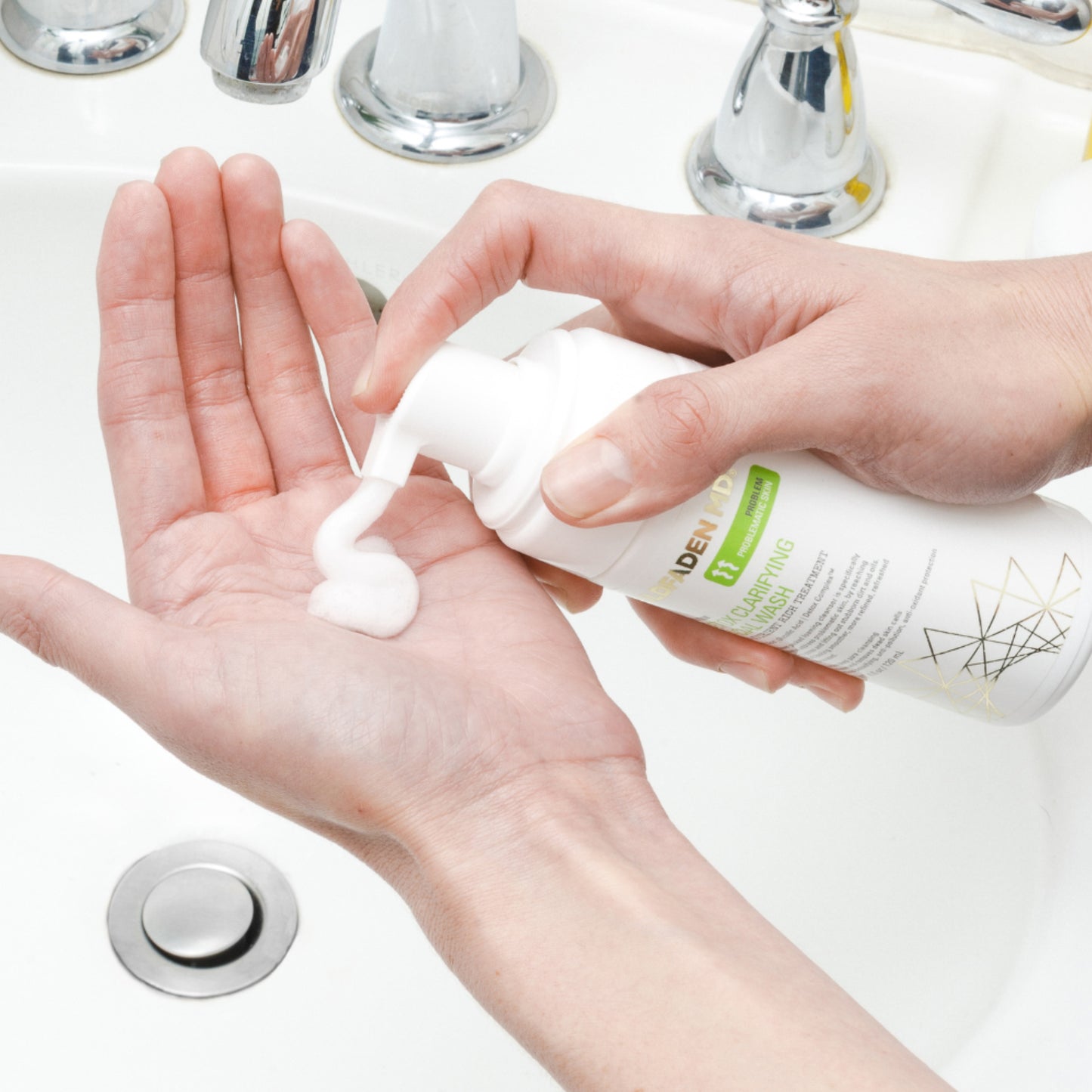 Detox Clarifying Facial Wash