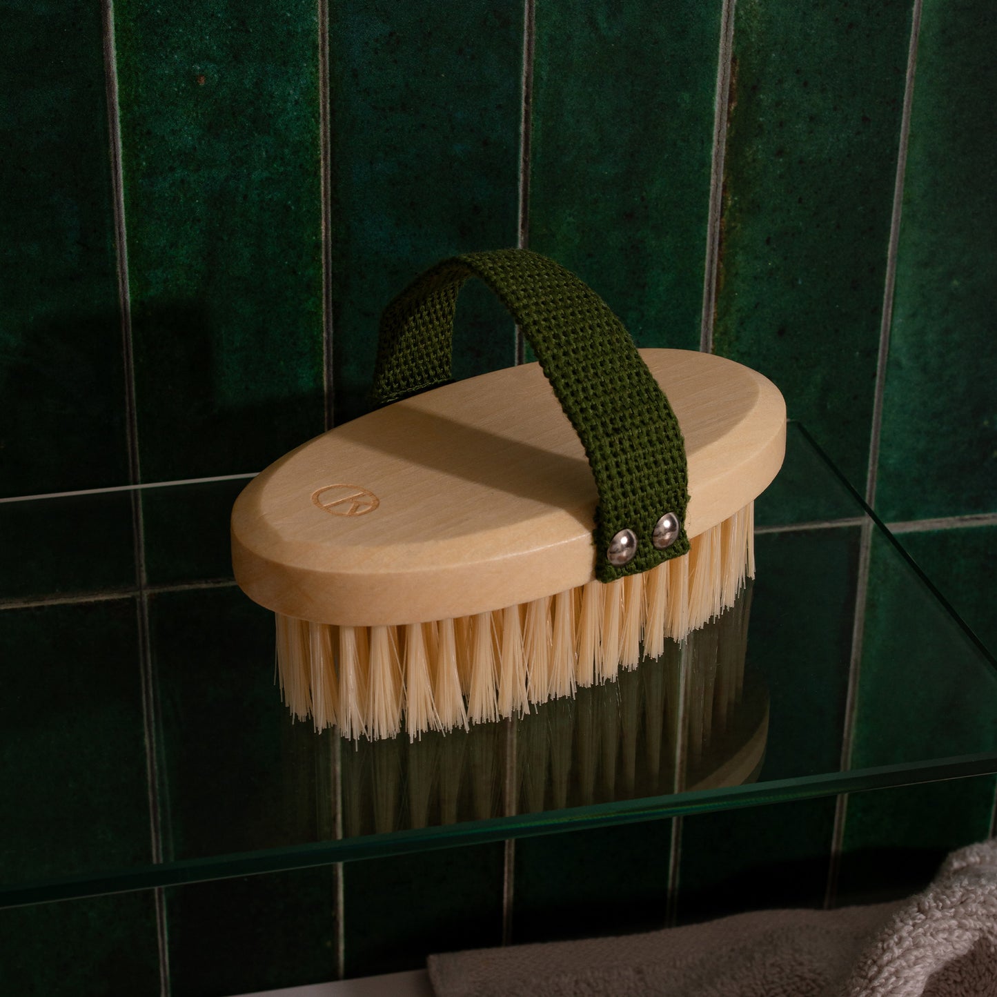 Gimme Glow Dry Brush