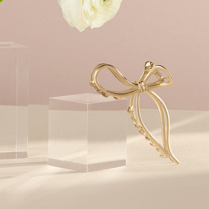 Gilded Knot Clip