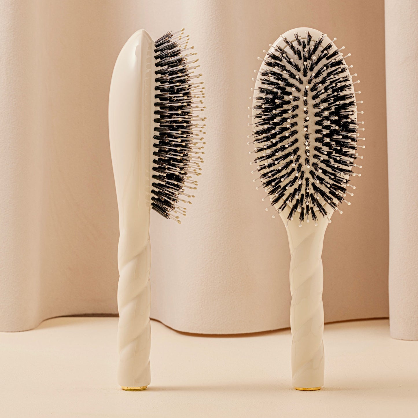 Large Brush N.03 The Gentle Scalp Care HairBrush