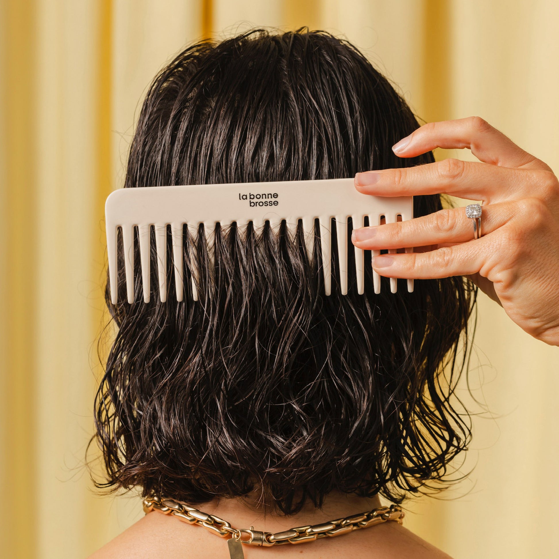 The Large Detangling Comb in Acetate Creamy White