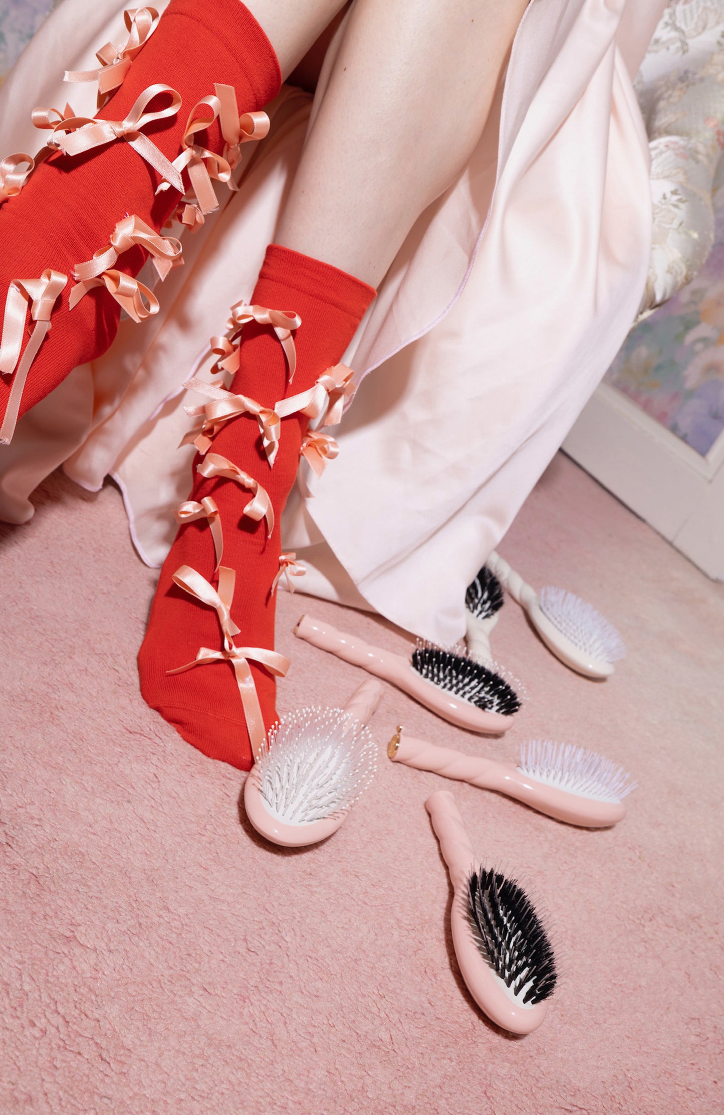N.01 The Small Shine & Care Hairbrush The Universal Powder Pink
